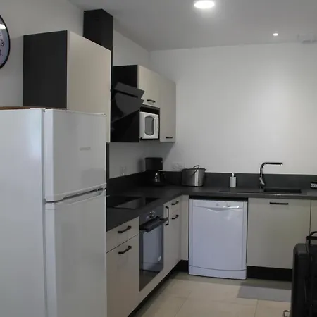 Superbe Appartement, Calme, Proche Commerces *